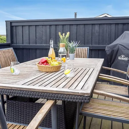 Lennart - 300m From The Sea By Interhome