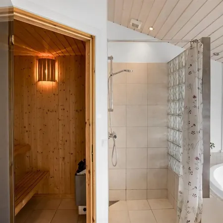 Lennart - 300m From The Sea By Interhome