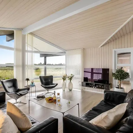 Lennart - 300m From The Sea By Interhome